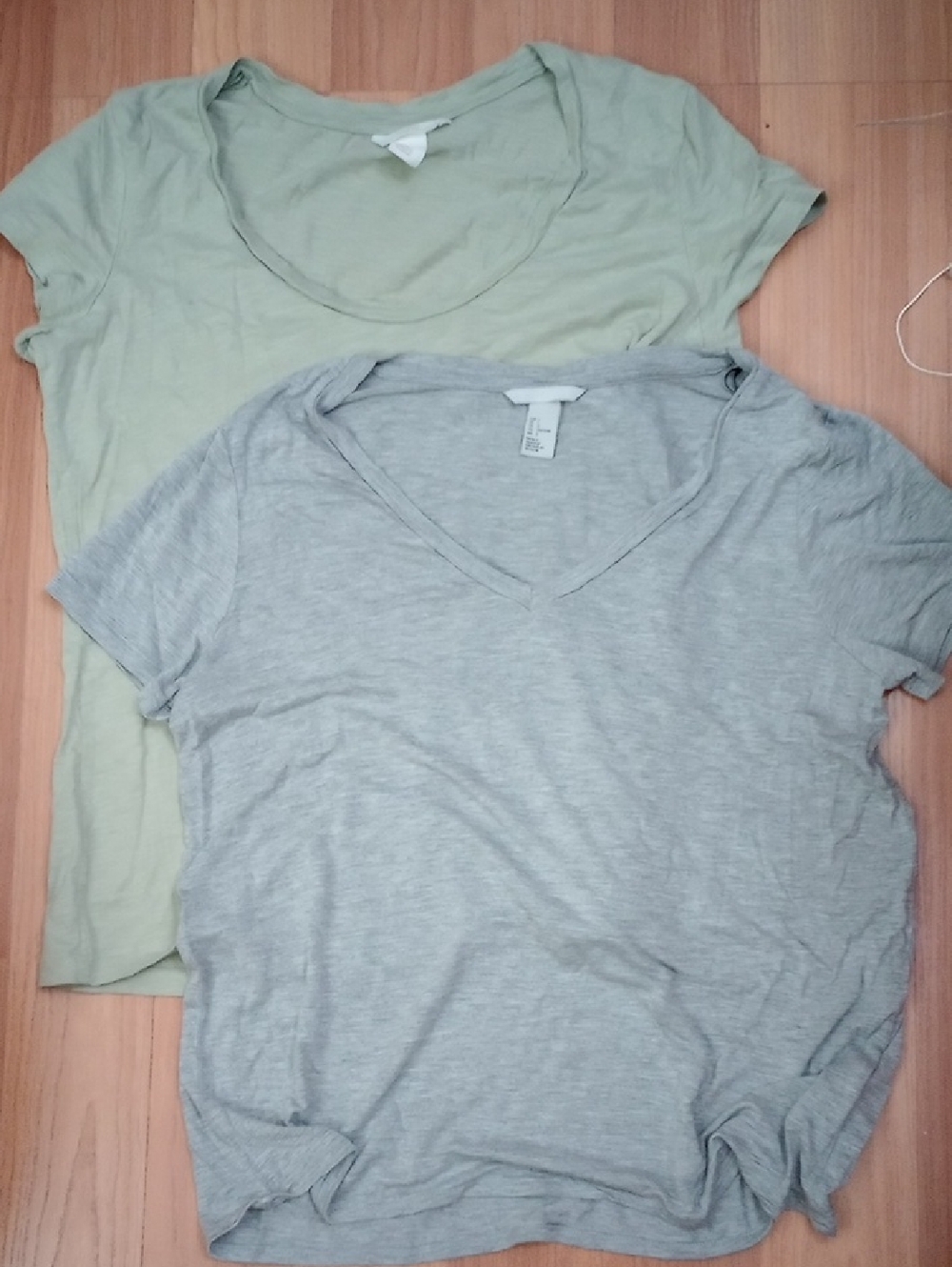 H&M Short Sleeve Scoop & V-Neck Tees in Light Green and Light Gray